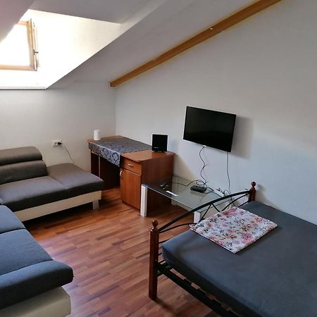 Leona Apartment Rijeka Exterior photo
